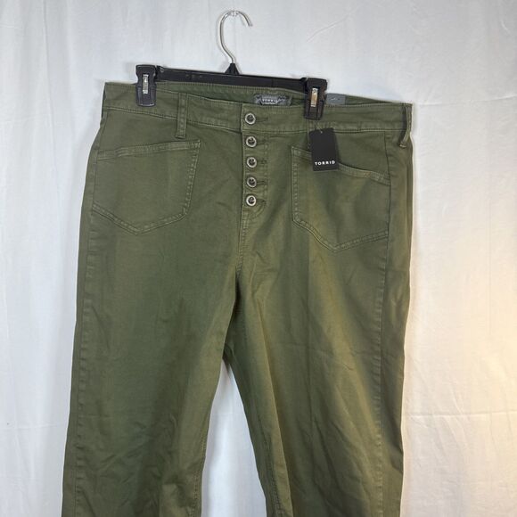 Women’s Torrid Crop Wide Leg Stretch Twill High Rise Patch Pant Green NWT - Picture 2 of 15